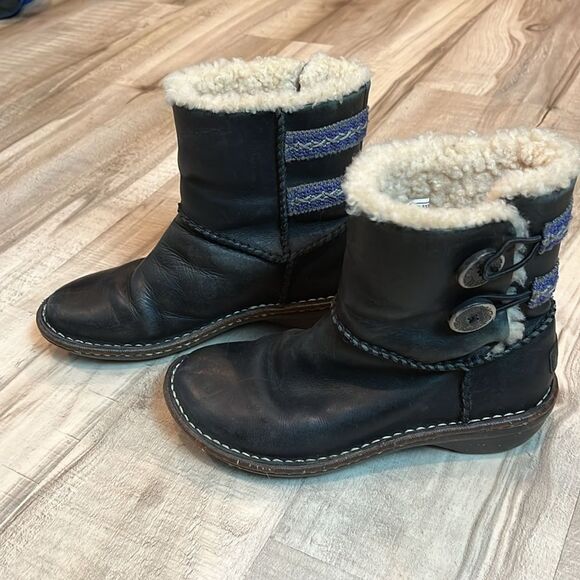 UGG leather boots size 6 - Picture 2 of 7